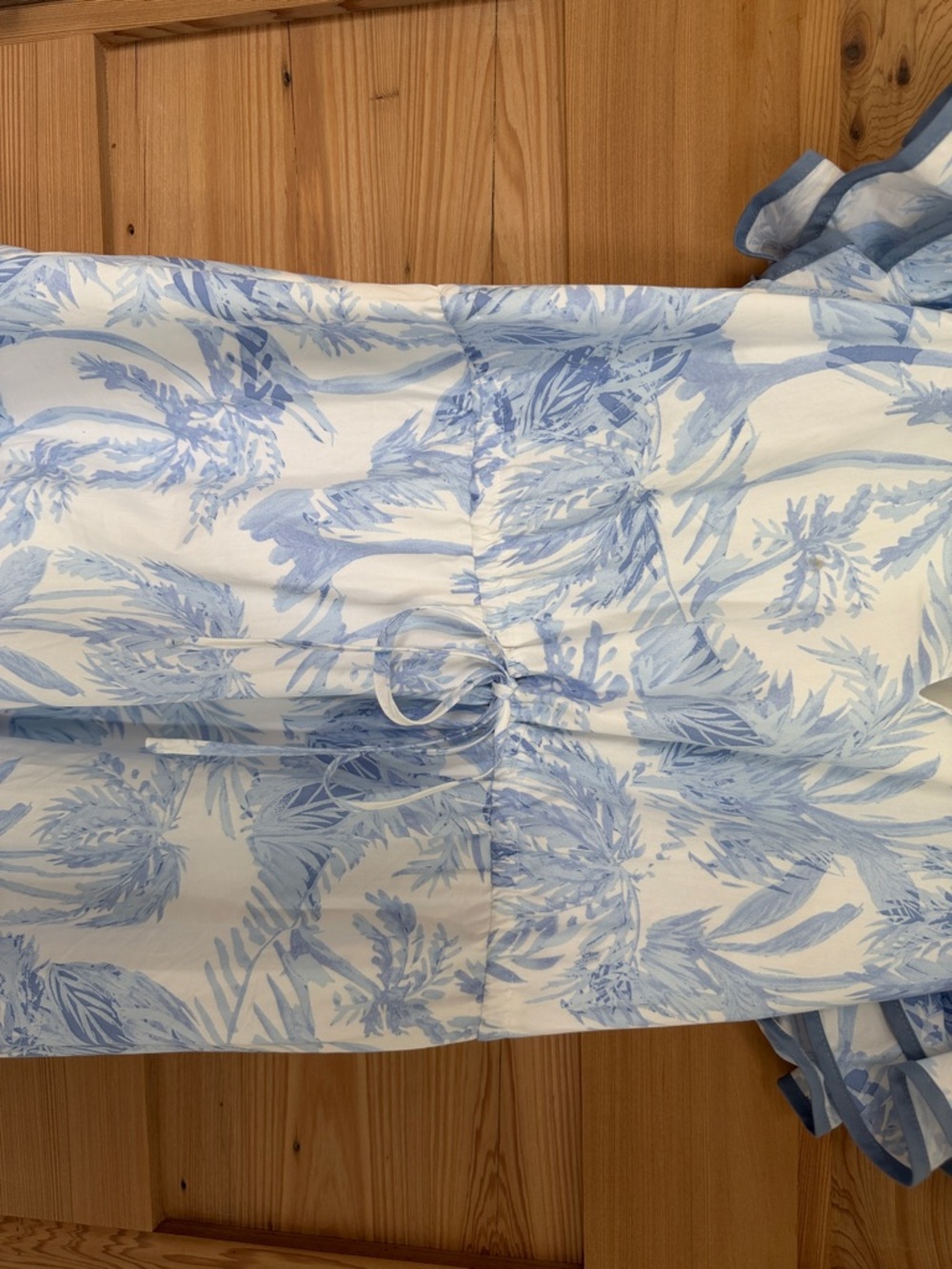 Sugarlips Blue White Tropical Print Flutter Sleeve Mini Dress - Picture 5 of 7